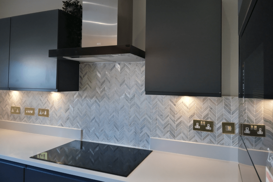 Splashback tiling in Edinburgh and the Lothians Splashback tiling in Edinburgh and the Lothians