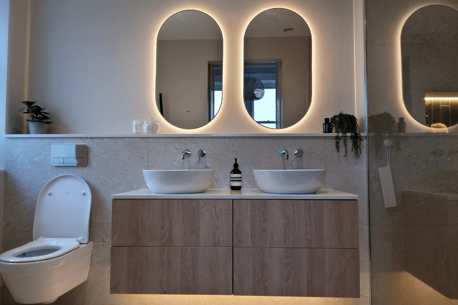 Contemporary Bathroom Tiling / Stone